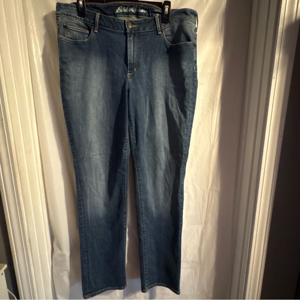 Eddie Bauer Jeans Womens 16 Blue Slightly Curvy Straight Leg Medium Wash Denim